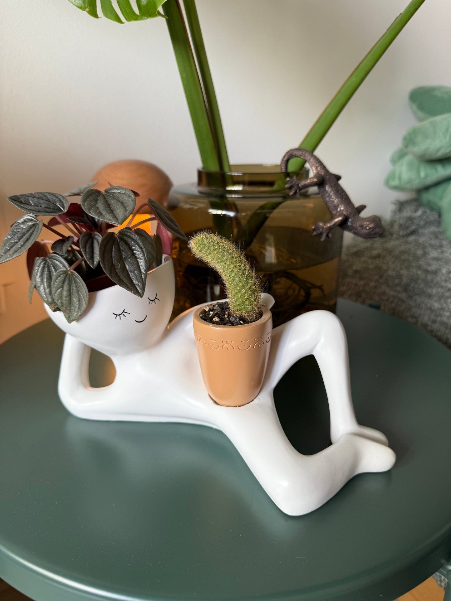 ✨️-The Chill-Out Planter